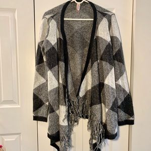 No Boundaries L cardigan